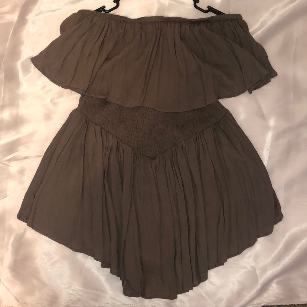 NVR WORN! Olive halter top romper.